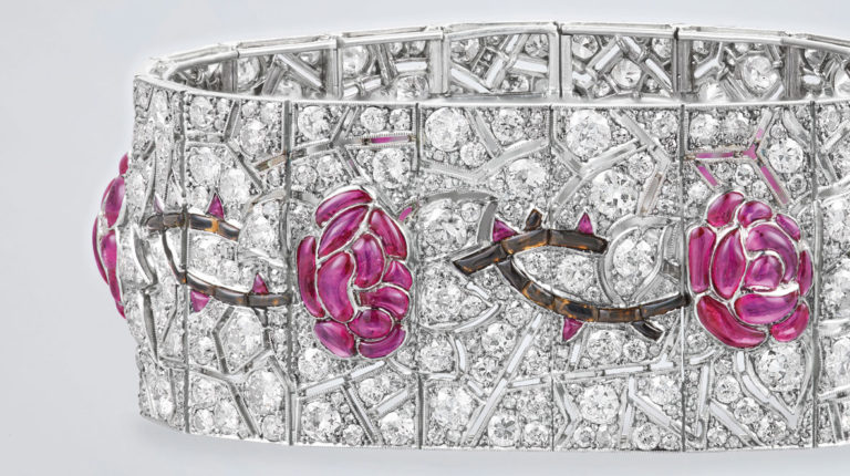 Rencontre avec Laurence Mouillefarine, journaliste et co-auteur du livre Lacloche Joailliers, commissaire de l’exposition