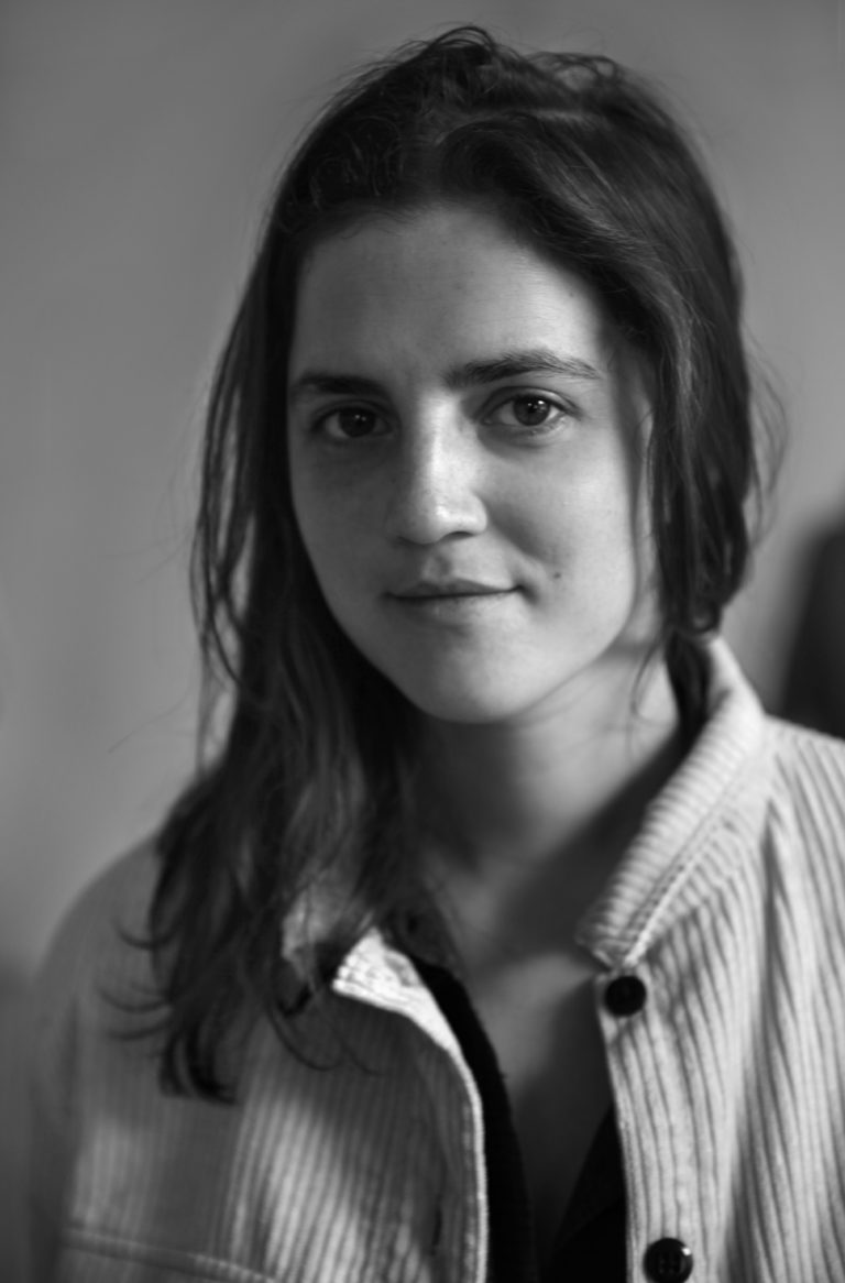 Laure Tiberghien : « Tout le monde a besoin d’art, aime voir de l’art, aller dans les musées, par contre on se soucie beaucoup moins de savoir qui fait de l’art et comment »