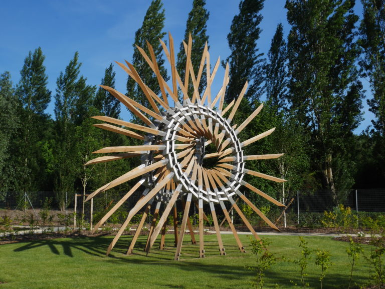 Le parc de sculptures du musée de l’Hospice Saint-Roch : une extension à ciel ouvert !