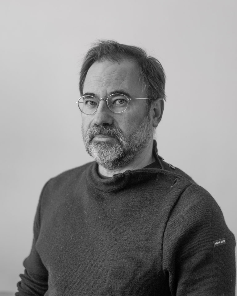 Nicolas Floc’h « Un champ de fleurs tel que les impressionnistes ont pu le représenter, devient sous l’eau un monochrome vert, bleu ou rouge »