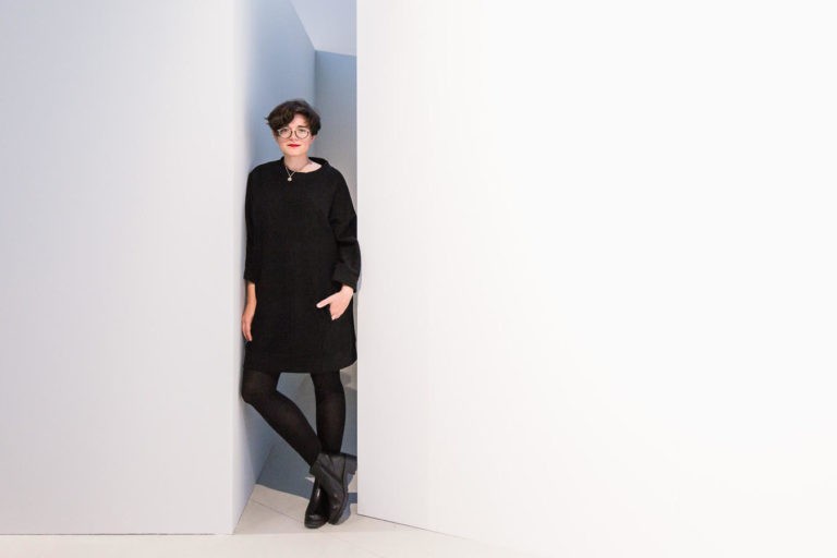 Natasha Marie Llorens : « Décentrer le regard curatorial pour se concentrer sur le contexte de l’art en Algérie et ses répercussions sur l’évolution esthétique et conceptuelle des diasporas »