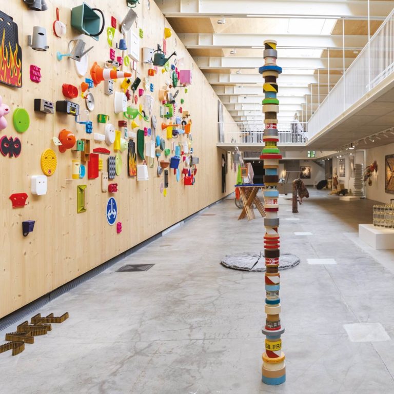 Art Brussels 2022 : interview avec Galila, collectionneuse et serial art addict : une overdose de P.O.C !