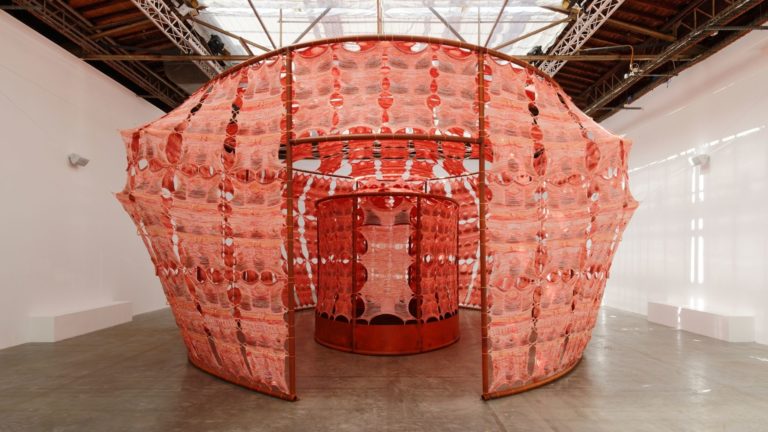 Réclamer la terre : la nouvelle saison poétique et engagée du Palais de Tokyo