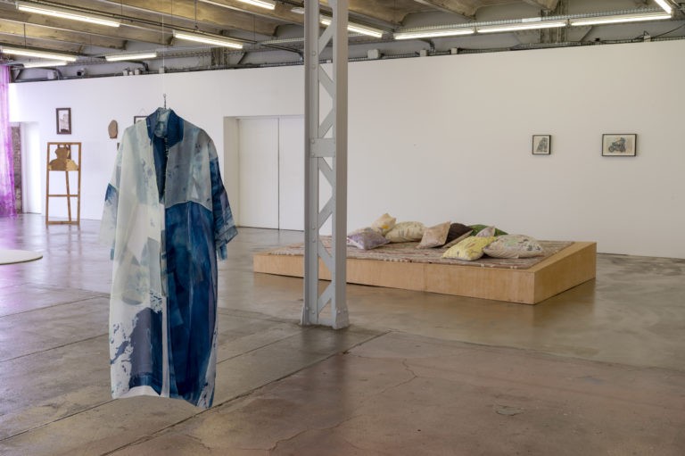 La Fugitive, une Albertine queer au Crédac. Entretien avec Ana Mendoza Aldana et Claire Le Restif