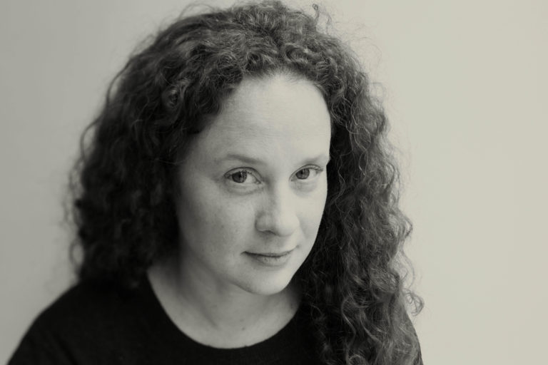 a ppr oc he lance unRepresented, salon dédié aux artistes non représentés en galeries : interview exclusif Emilia Genuardi