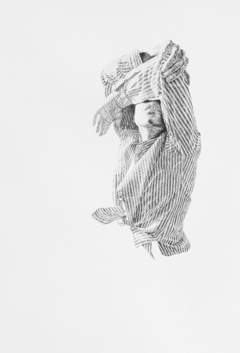 Interview Manon Pellan « Donner une forme au temps qui passe, sceller une fragilité.. résister et persister avec le dessin » 🎧