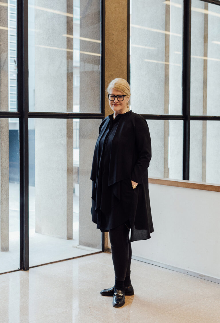 MANIFESTA 15 Barcelone : Hedwig Fijen «  Manifesta 15 vise à susciter un engagement plus profond à l&rsquo;égard des défis et des possibilités propres à la région ». 